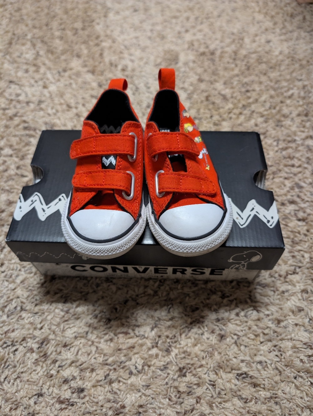Converse X  Peanuts Toddler Chuck Taylor Red Shoes Size 7